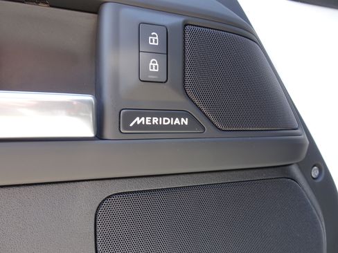 New 2025 Land Rover Defender 110 S image 9