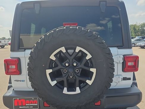 Used 2024 Jeep Wrangler Unlimited Rubicon 4xe AWD/4WD image 6