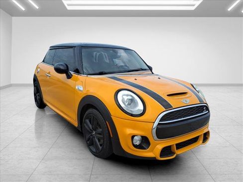 Used 2017 MINI Cooper S FWD image 2