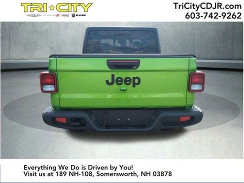 New 2025 Jeep Gladiator Sport image 4