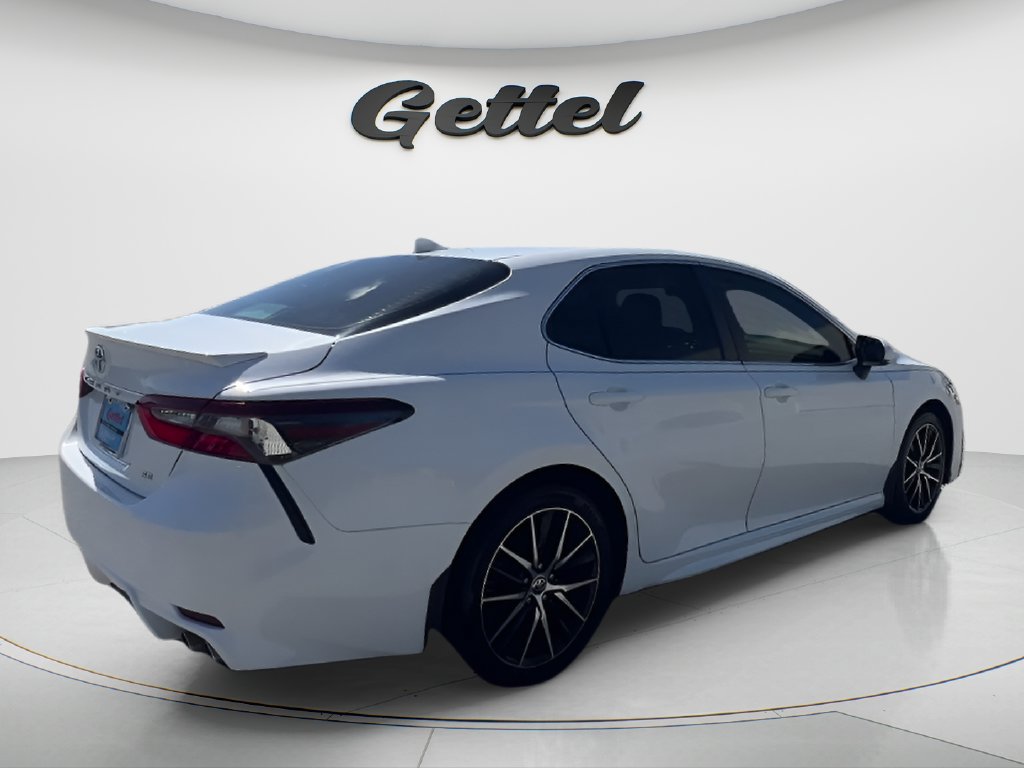 Used 2023 Toyota Camry SE FWD image 5