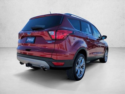 Used 2019 Ford Escape Titanium image 5