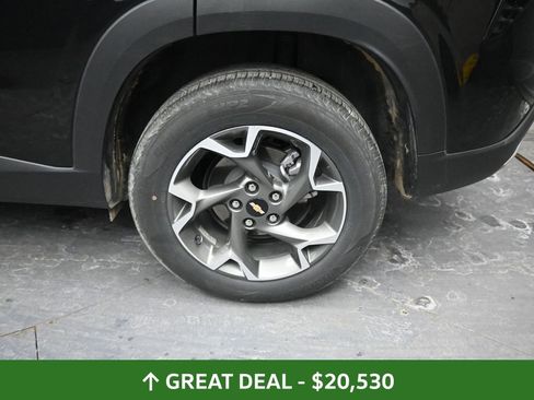 Used 2025 Chevrolet Trax LT image 15