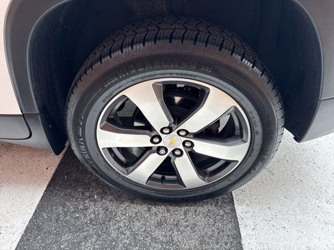 Used 2018 Chevrolet Traverse LT AWD/4WD image 14