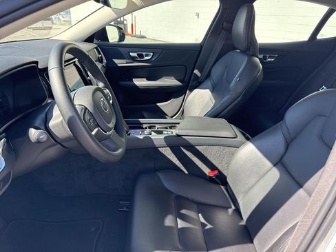 Used 2024 Volvo S60 B5 Core image 20
