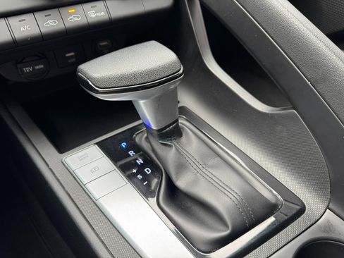 Used 2021 Hyundai Elantra SE w/ Cargo Package image 19