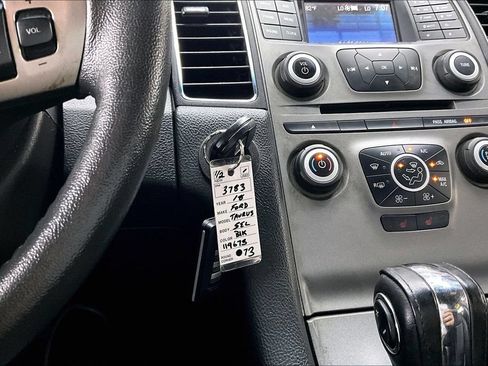 Used 2018 Ford Taurus SEL FWD image 15