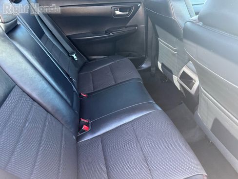 Used 2016 Toyota Camry SE image 27