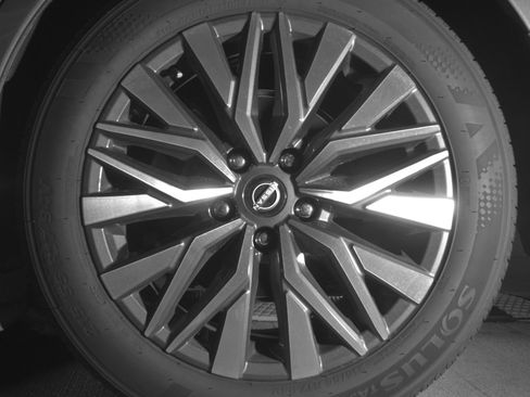 Used 2025 Nissan Altima 2.5 SV image 14