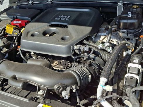 Used 2021 Jeep Wrangler Unlimited Sport AWD/4WD image 26