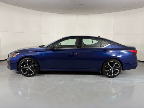 Used 2023 Nissan Altima 2.5 SR FWD image 5