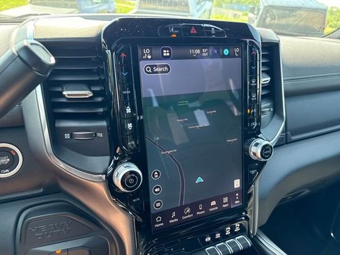 New 2026 RAM 2500 Laramie AWD/4WD image 18