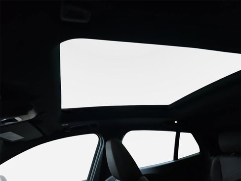 Used 2025 BMW X2 xDrive28i w/ M Sport Package image 31