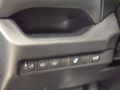 Used 2025 Toyota RAV4 XLE image 17