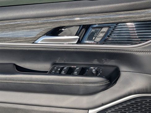 Used 2022 Jeep Wagoneer Series II image 24