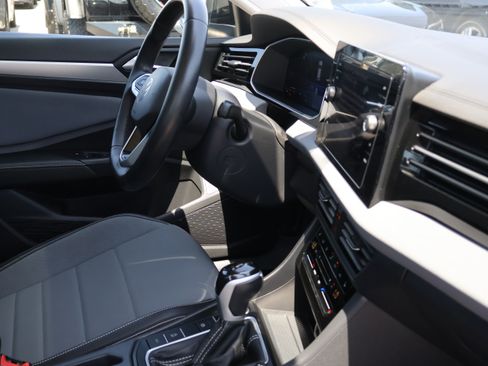 Used 2025 Volkswagen Jetta SE FWD image 10