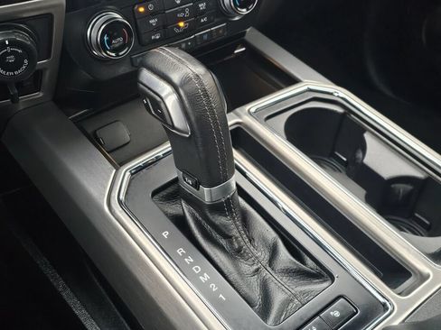 Used 2016 Ford F150 Platinum w/ Equipment Group 701A Luxury AWD/4WD image 32
