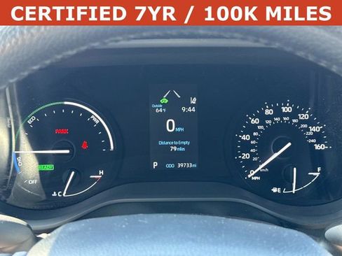 Used 2023 Toyota Sienna XLE FWD image 28