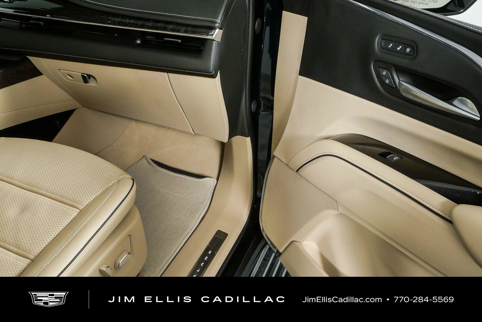 Used 2023 Cadillac Escalade Premium Luxury w/ Performance Package RWD image 26