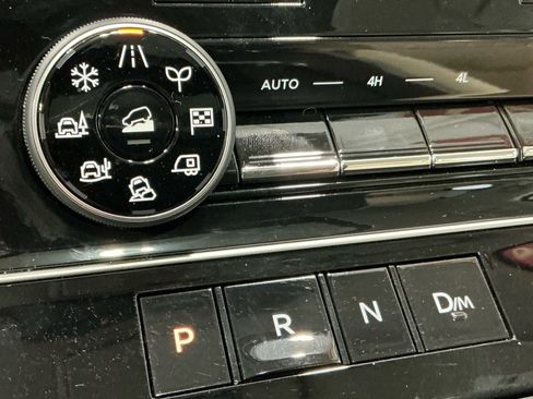 Used 2025 Nissan Armada Platinum Reserve image 7