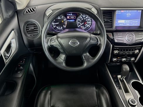 Used 2019 Nissan Pathfinder S AWD/4WD image 16