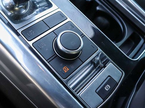 Used 2018 Land Rover Range Rover Sport HSE Dynamic image 21