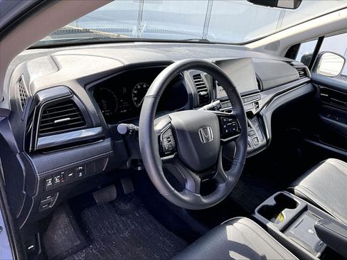 Used 2025 Honda Odyssey Elite image 8