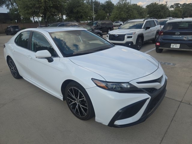 Used 2023 Toyota Camry SE FWD image 1