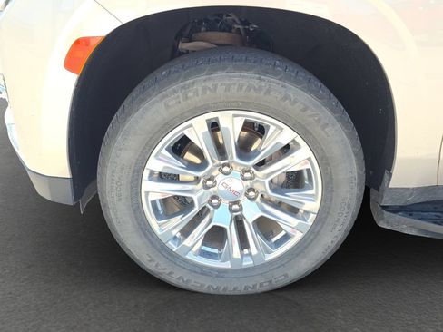Used 2023 GMC Yukon XL Denali w/ Max Trailering Package AWD/4WD image 4