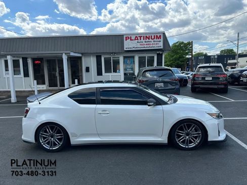 Used 2015 Scion tC image 2