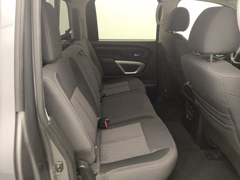 Used 2021 Nissan Titan SV w/ SV Convenience Package RWD image 19