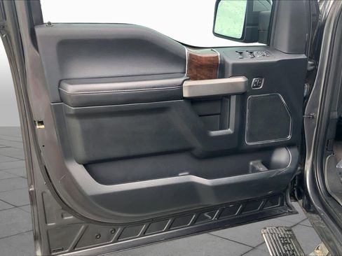 Used 2016 Ford F150 Platinum w/ Equipment Group 701A Luxury AWD/4WD image 21