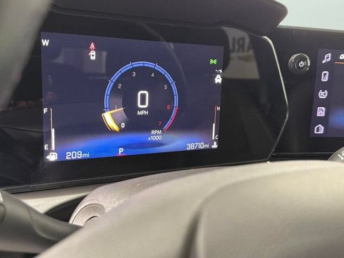 Certified 2024 Chevrolet Trax LT w/ Driver Confidence Package FWD image 36