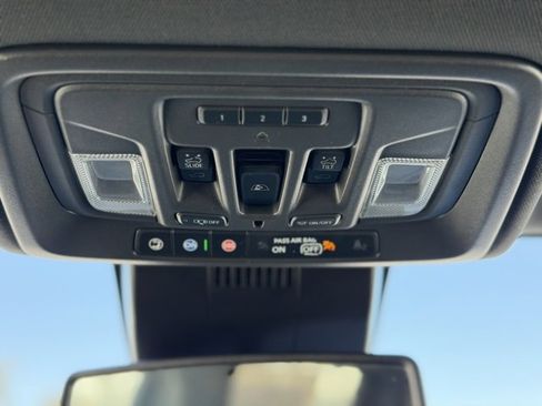 Used 2024 Chevrolet Silverado 3500 High Country image 36