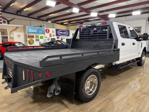 Used 2018 Ford F350 4x4 Crew Cab XL DRW w/ Power Equipment Group image 5