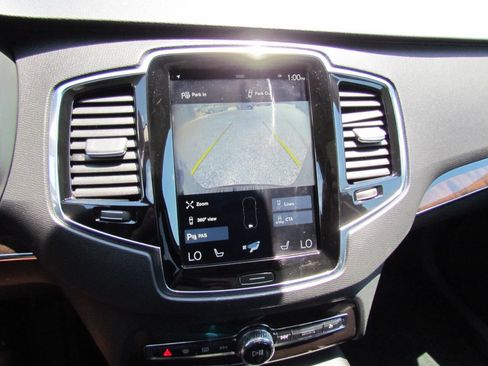 Used 2017 Volvo XC90 T6 Momentum w/ Vision Package AWD/4WD image 20