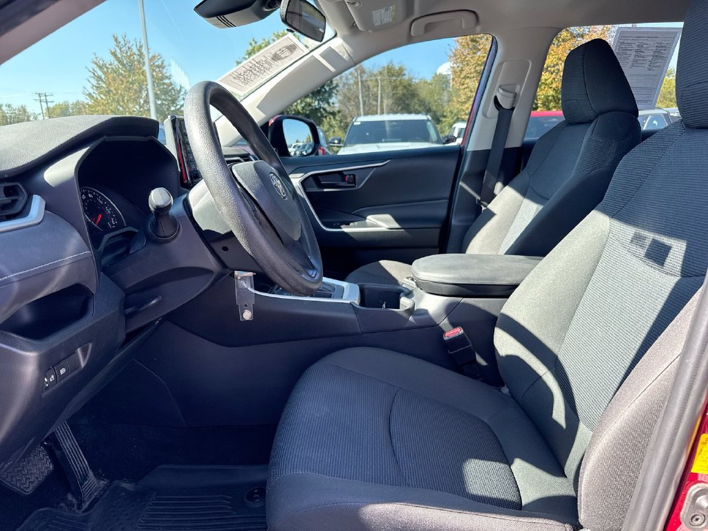 Used 2022 Toyota RAV4 LE AWD/4WD image 19