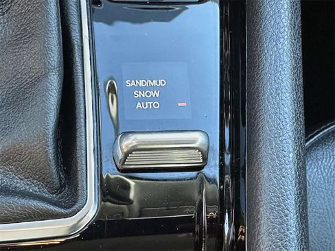 Used 2022 Jeep Compass Limited image 27