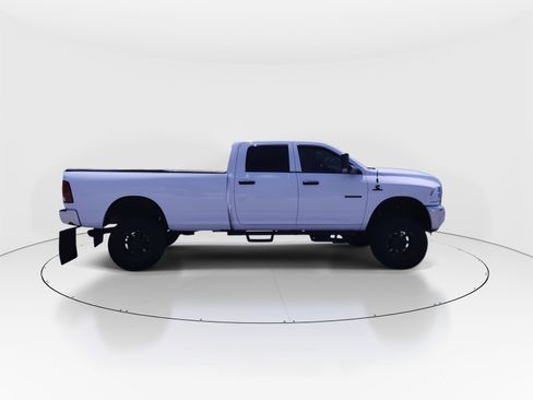Used 2018 RAM 2500 Tradesman w/ Chrome Appearance Group AWD/4WD image 9
