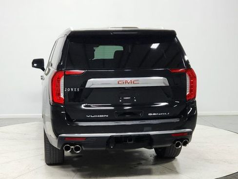 Used 2021 GMC Yukon XL Denali w/ Denali Premium Package image 6