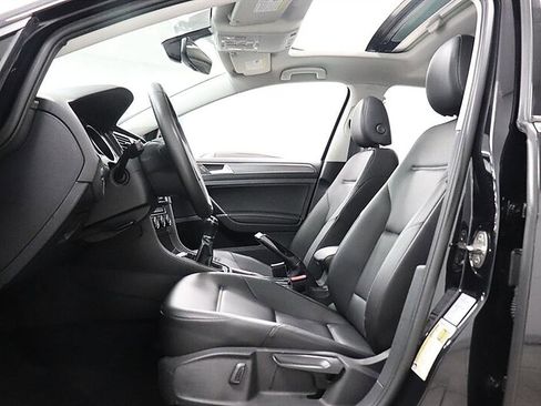 Used 2021 Volkswagen Golf 4-Door FWD image 18