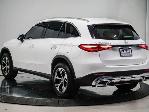 Used 2025 Mercedes-Benz GLC 350e GLC 350e image 2