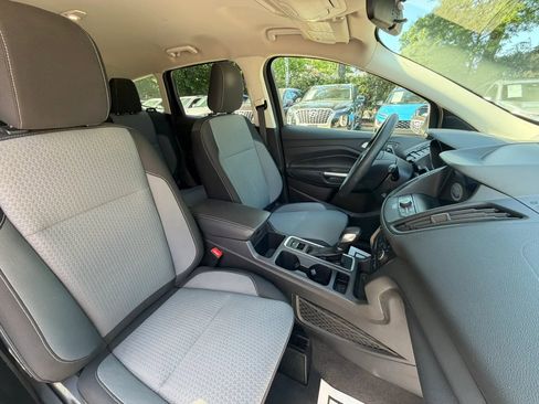 Used 2019 Ford Escape SE FWD image 10