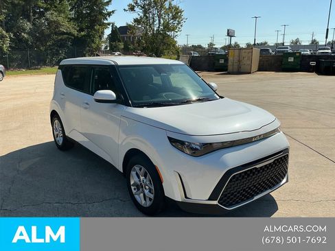 Used 2025 Kia Soul LX w/ LX Technology Package FWD image 8