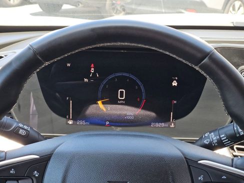 Used 2025 Chevrolet Trax LT w/ LT Convenience Package FWD image 26
