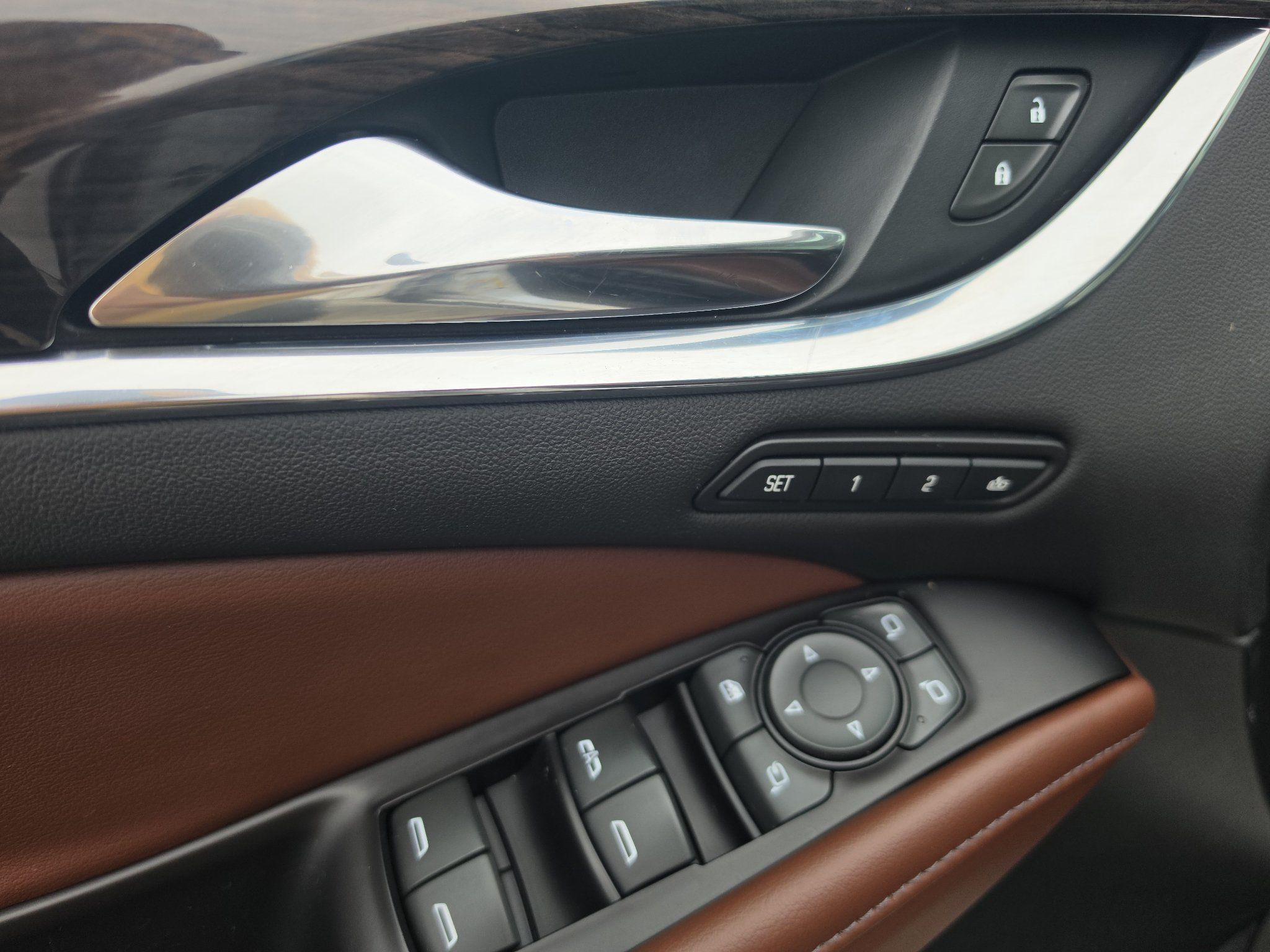 Used 2018 Buick Enclave Avenir AWD/4WD image 24