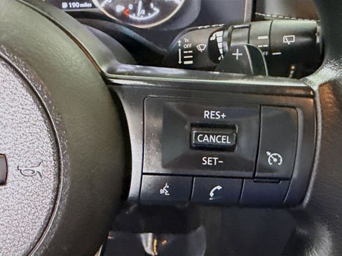 Used 2022 Nissan Rogue S image 15