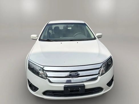 Used 2010 Ford Fusion SE FWD image 2