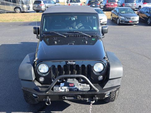 Used 2014 Jeep Wrangler Unlimited Rubicon w/ Connectivity Group AWD/4WD image 4
