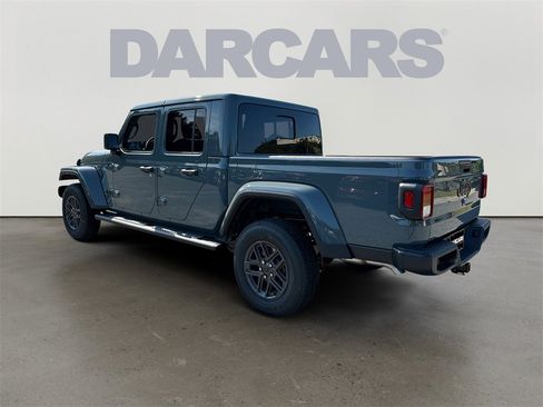 New 2025 Jeep Gladiator Sport image 5